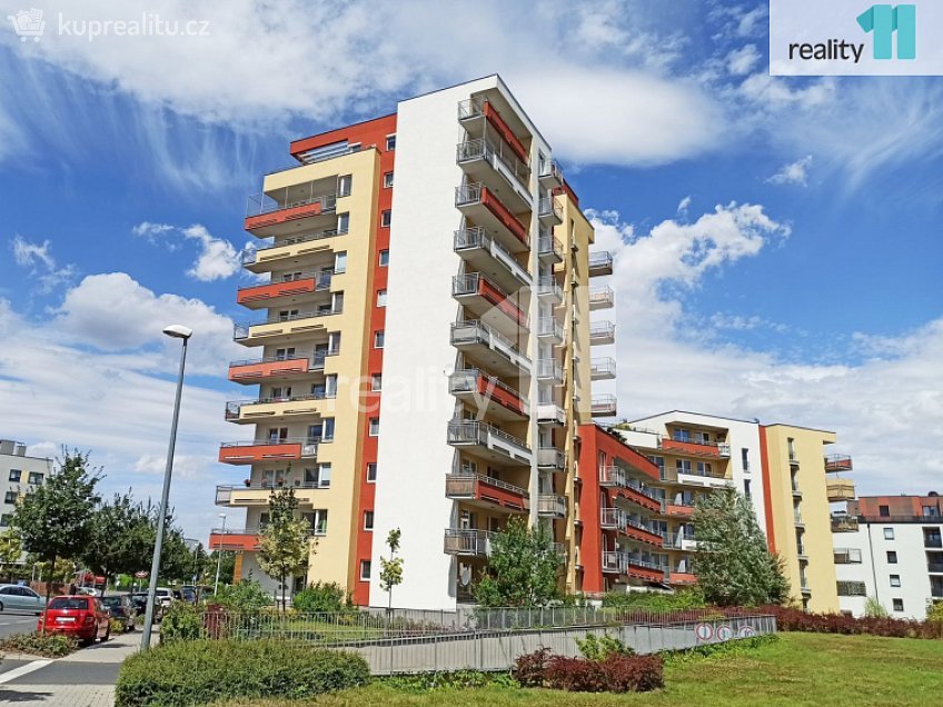 Pronájem bytu 1+kk 38 m^2 Pavla Beneše, Praha 18 