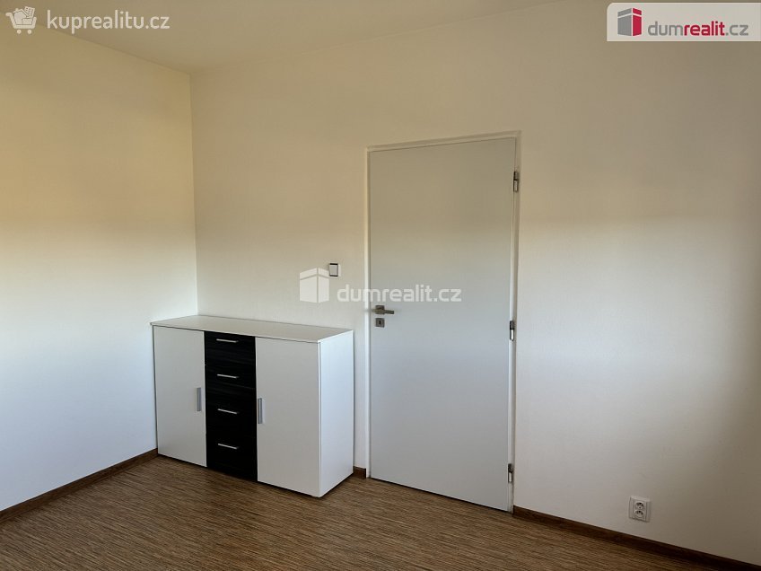 Pronájem bytu 3+1 63 m^2 Železniční, Český Krumlov 