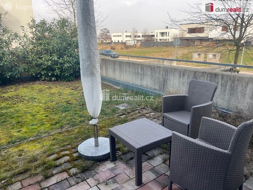 Pronájem bytu 1+kk 25 m^2 Za luhem, Praha-Dolní Počernice 