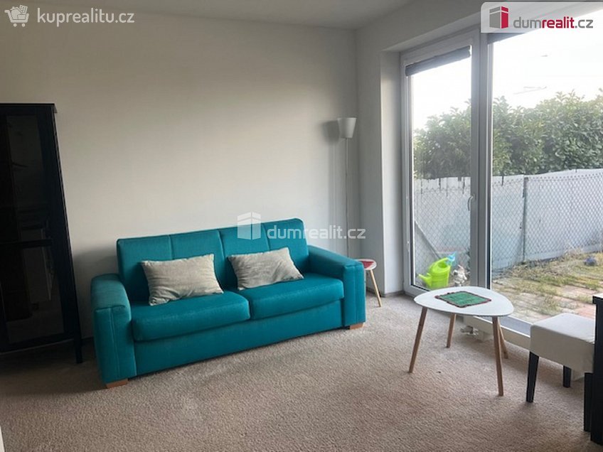Pronájem bytu 1+kk 25 m^2 Za luhem, Praha-Dolní Počernice 