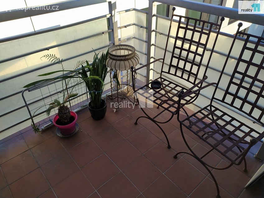 Prodej bytu 2+kk 38 m^2 Vinohradská, Praha 10 