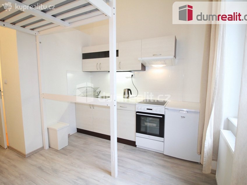 Pronájem bytu 1+kk 20 m^2 Ke Koulce, Praha 5 