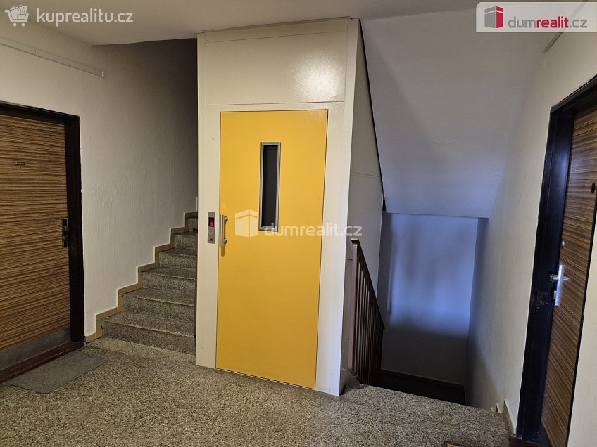 Pronájem bytu 1+kk 24 m^2 Fr. Ondříčka, České Budějovice 