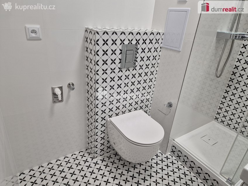 Pronájem bytu 1+kk 24 m^2 Fr. Ondříčka, České Budějovice 