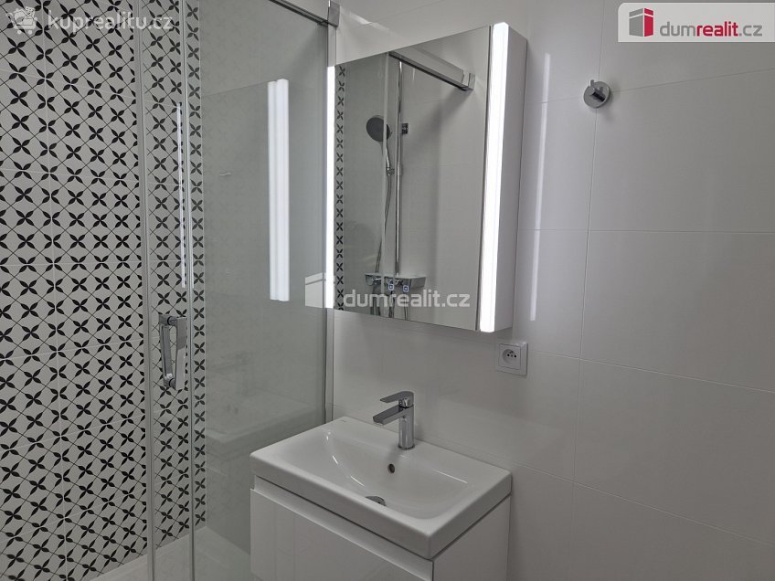 Pronájem bytu 1+kk 24 m^2 Fr. Ondříčka, České Budějovice 