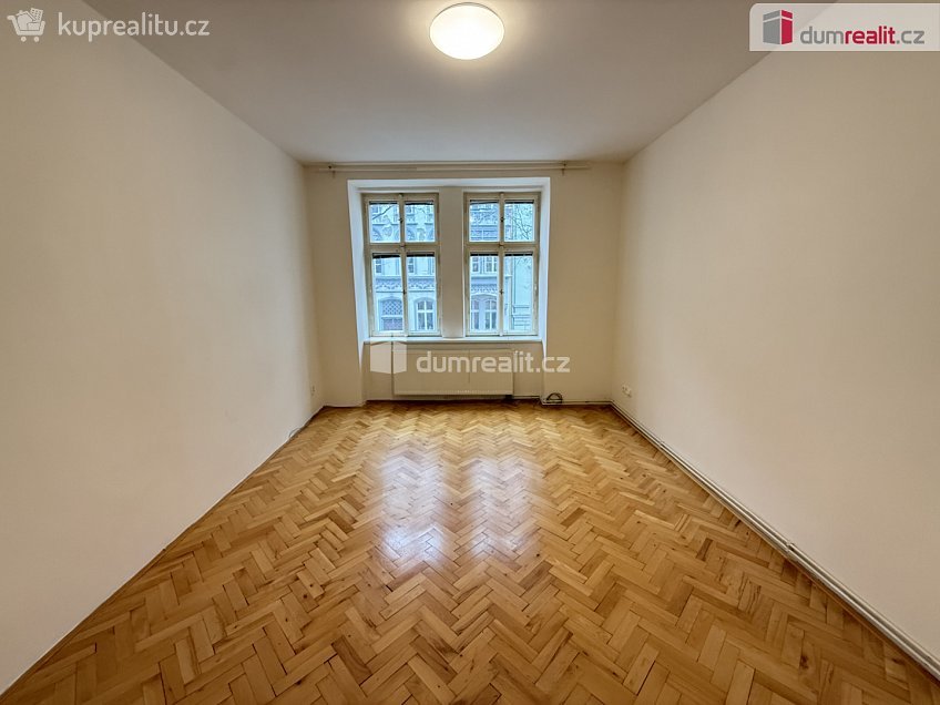 Pronájem bytu 2+kk 35 m^2 Drtinova, Praha 5 