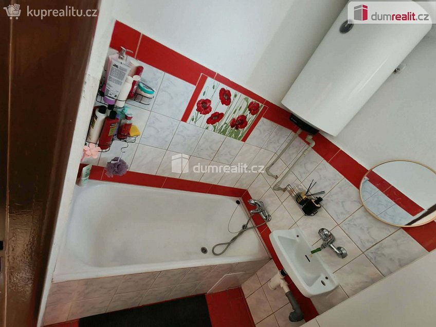 Pronájem bytu 2+1 49 m^2 Bečváry, Bečváry 