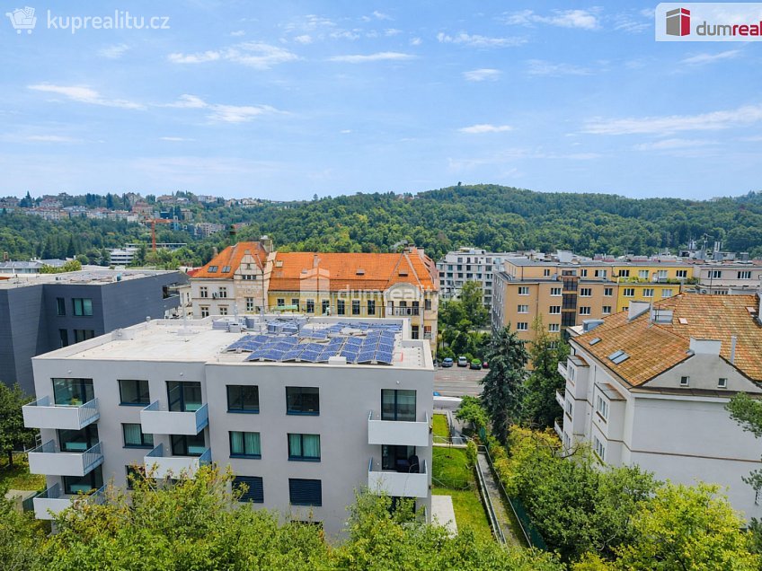 Pronájem bytu 1+kk 62 m^2 Mošnova, Praha 5 