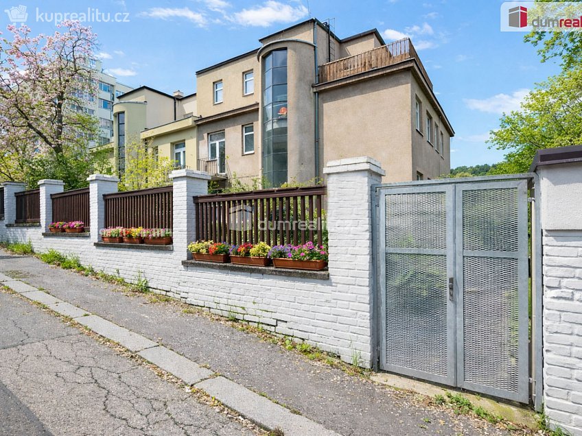 Pronájem bytu 1+kk 62 m^2 Mošnova, Praha 5 