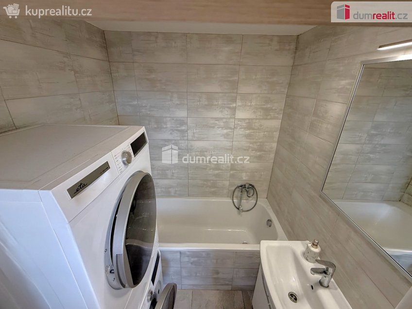 Prodej bytu 2+1 64 m^2 Tolstého, Ústí nad Labem 