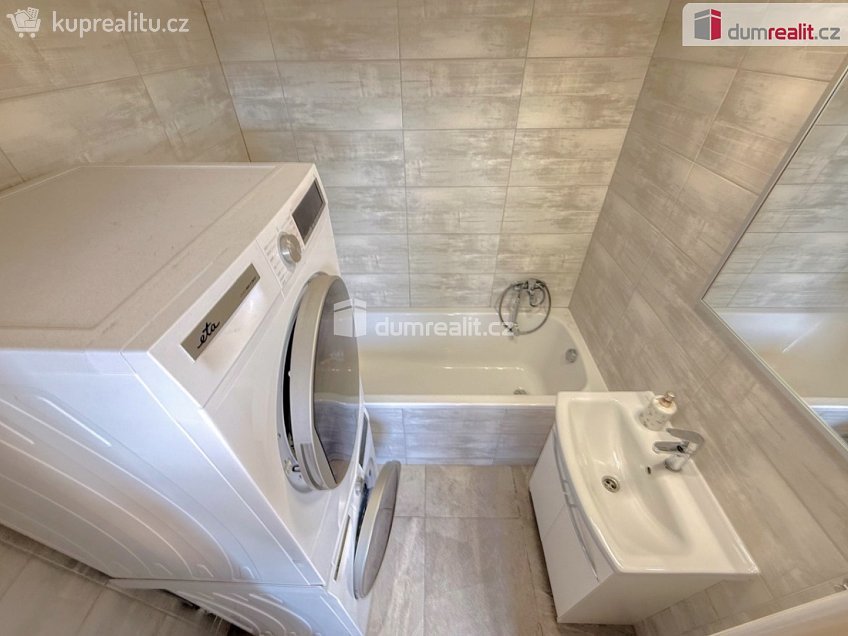 Prodej bytu 2+1 64 m^2 Tolstého, Ústí nad Labem 