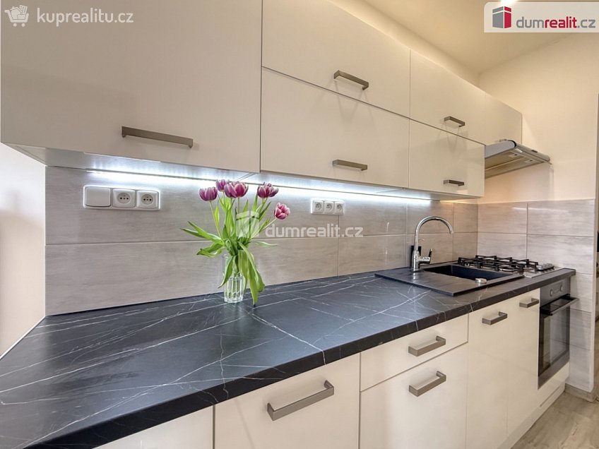 Prodej bytu 2+1 64 m^2 Tolstého, Ústí nad Labem 