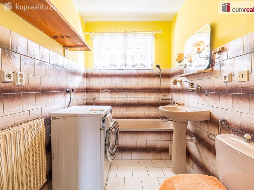 Prodej  rodinného domu 614 m^2 Karlovice, Karlovice 