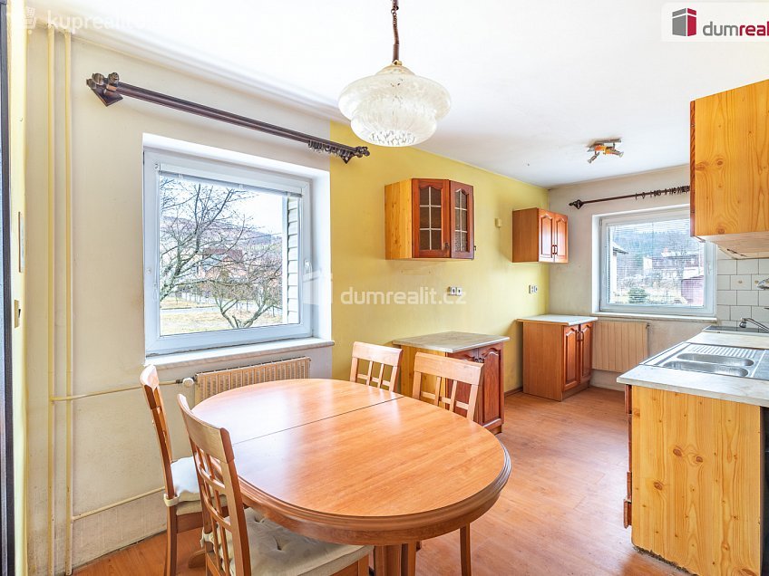 Prodej  rodinného domu 614 m^2 Karlovice, Karlovice 