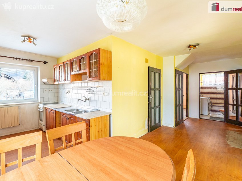 Prodej  rodinného domu 614 m^2 Karlovice, Karlovice 