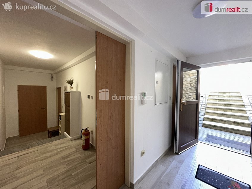 Pronájem bytu 1+1 30 m^2 Zámecká, Mikulov 