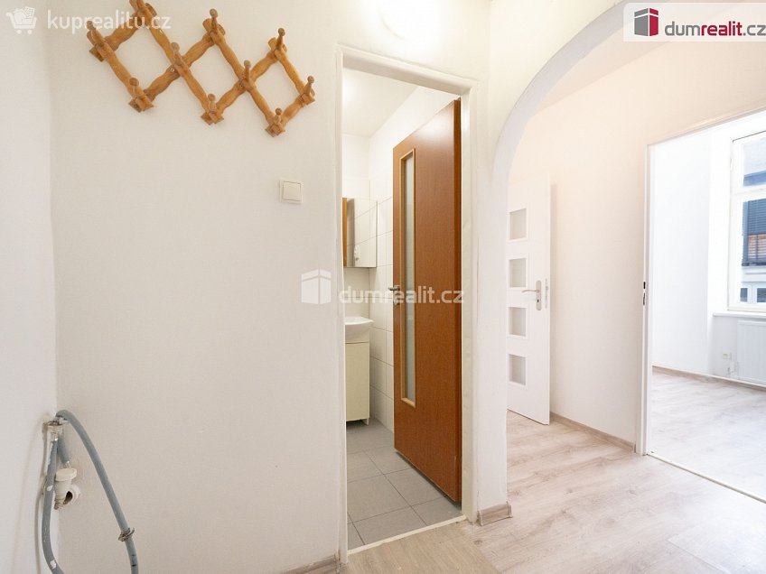 Pronájem bytu 2+kk 42 m^2 Skuherského, České Budějovice 