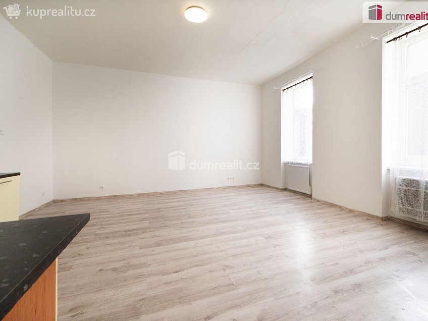 Pronájem bytu 2+kk 42 m^2 Skuherského, České Budějovice 