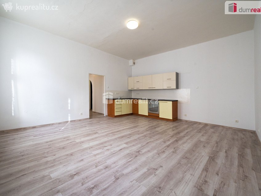 Pronájem bytu 2+kk 42 m^2 Skuherského, České Budějovice 