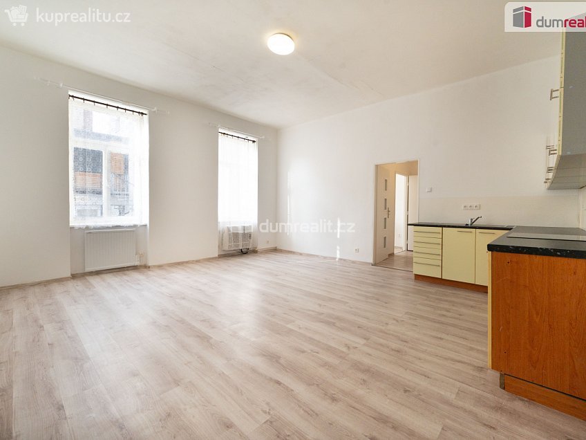 Pronájem bytu 2+kk 42 m^2 Skuherského, České Budějovice 