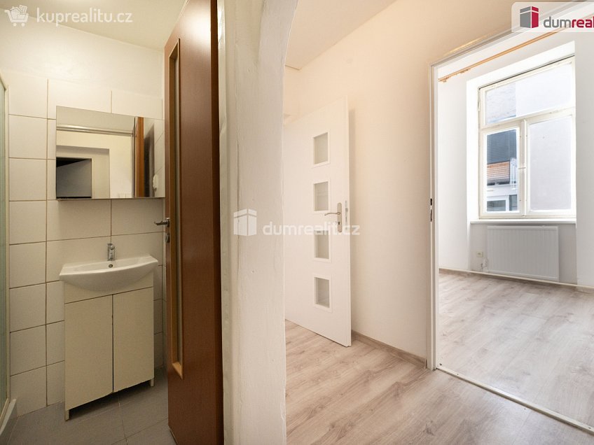 Pronájem bytu 2+kk 42 m^2 Skuherského, České Budějovice 