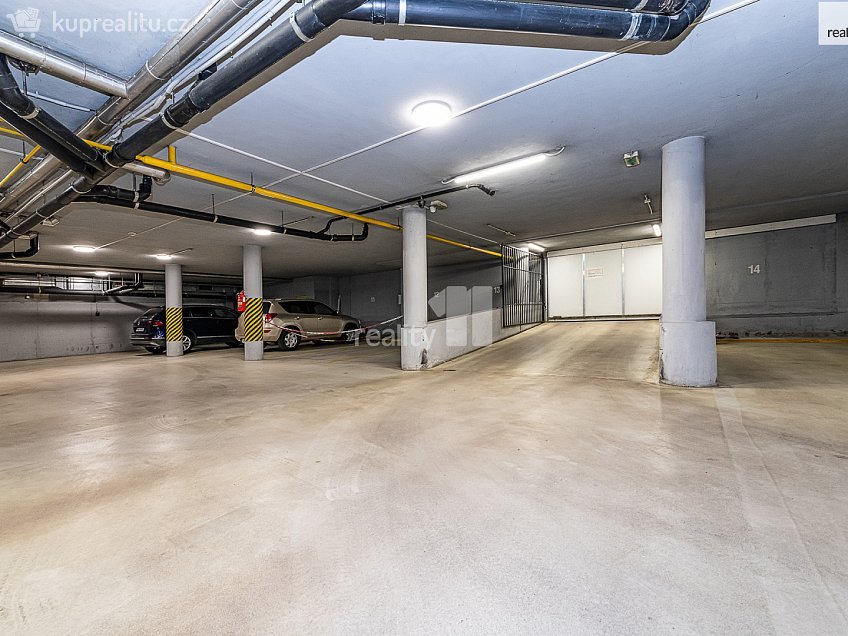 Pronájem bytu 2+kk 78 m^2 Smolenská, Praha 10 