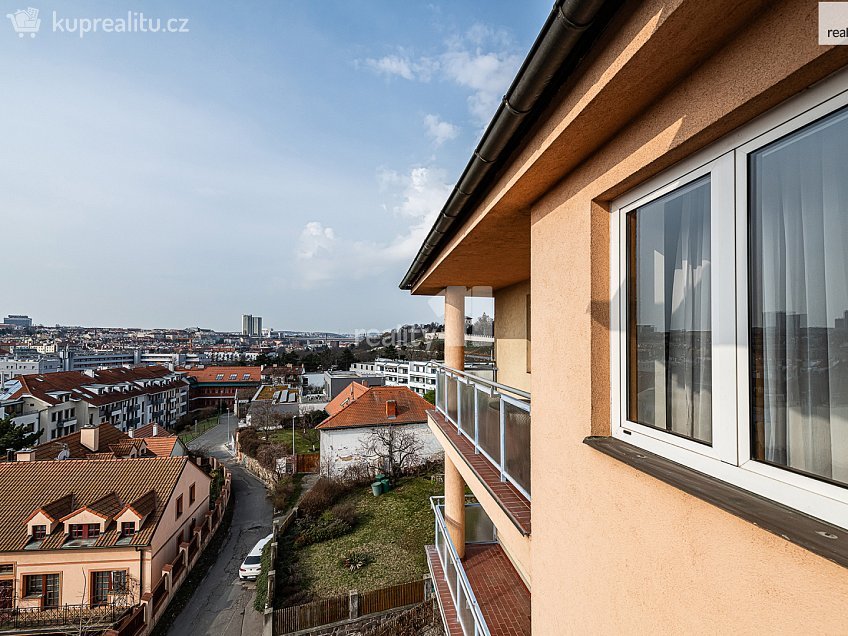 Pronájem bytu 2+kk 78 m^2 Smolenská, Praha 10 