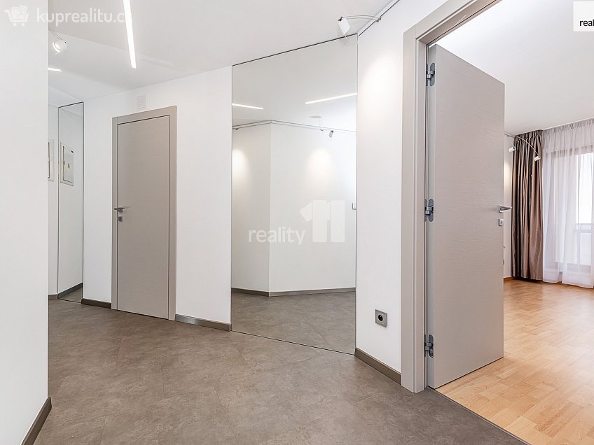 Pronájem bytu 2+kk 78 m^2 Smolenská, Praha 10 