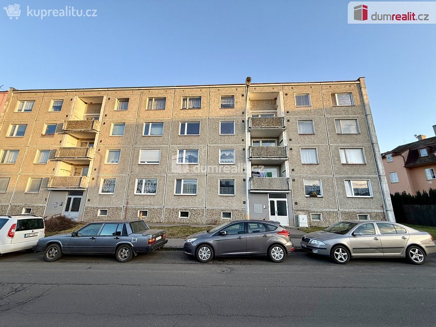 Prodej bytu 4+1 60 m^2 1. máje, Karlovy Vary 