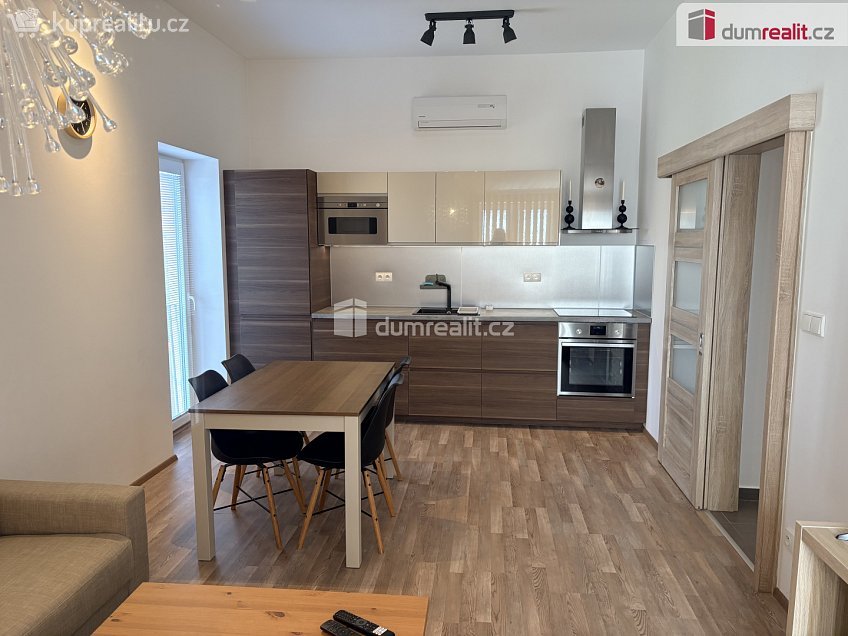 Pronájem bytu 2+kk 50 m^2 Lidická, Břeclav 