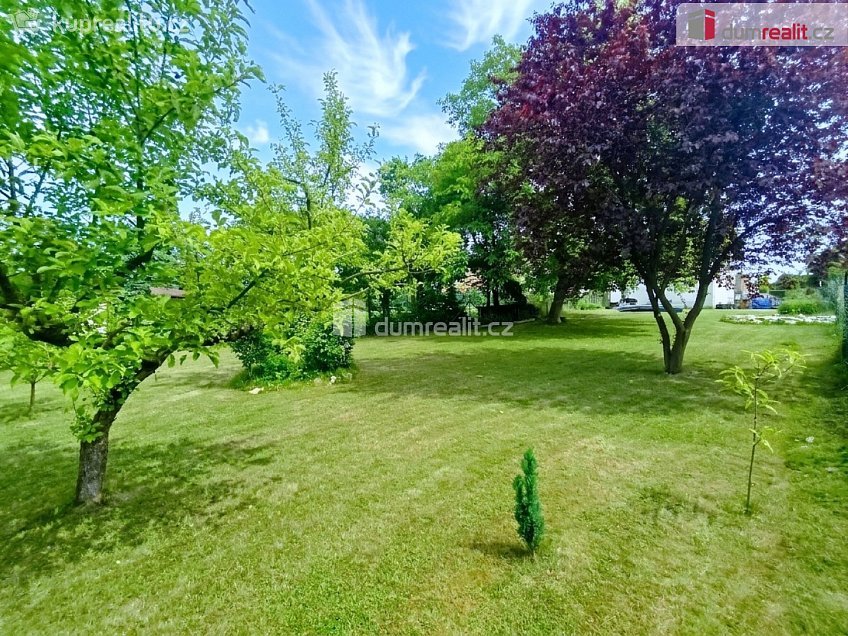 Prodej  rodinného domu 210 m^2 Hostín, Hostín 