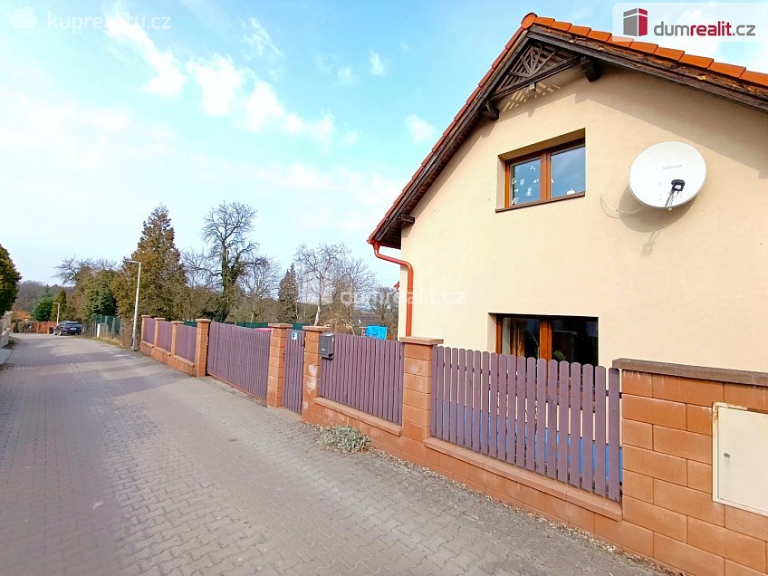 Prodej  rodinného domu 210 m^2 Hostín, Hostín 