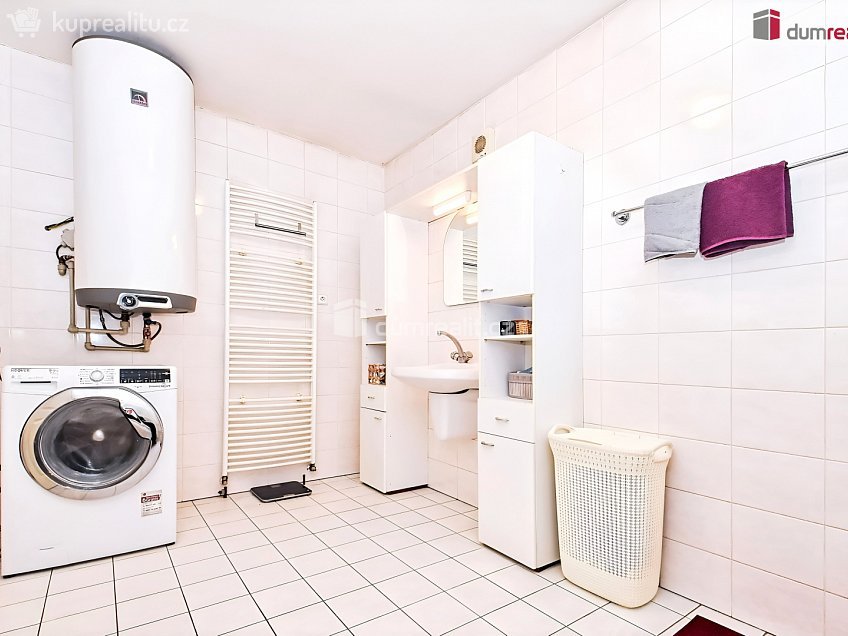 Prodej  rodinného domu 210 m^2 Hostín, Hostín 