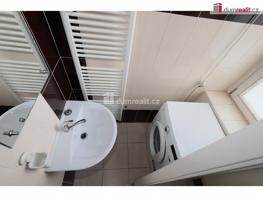 Pronájem bytu 1+1 46 m^2 Nádražní, Praha 5 