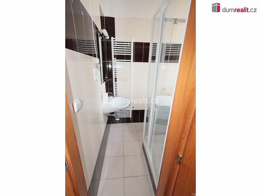 Pronájem bytu 1+1 46 m^2 Nádražní, Praha 5 