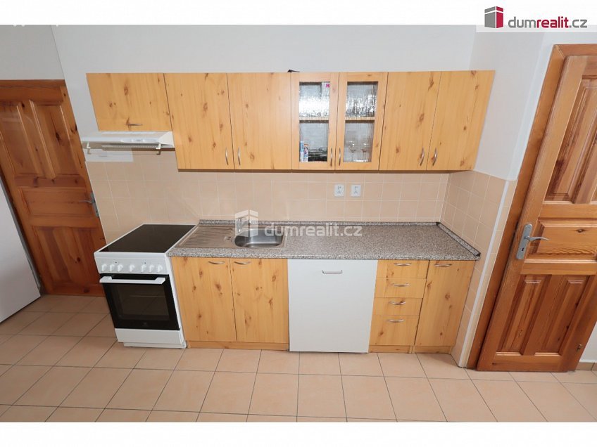 Pronájem bytu 1+1 46 m^2 Nádražní, Praha 5 