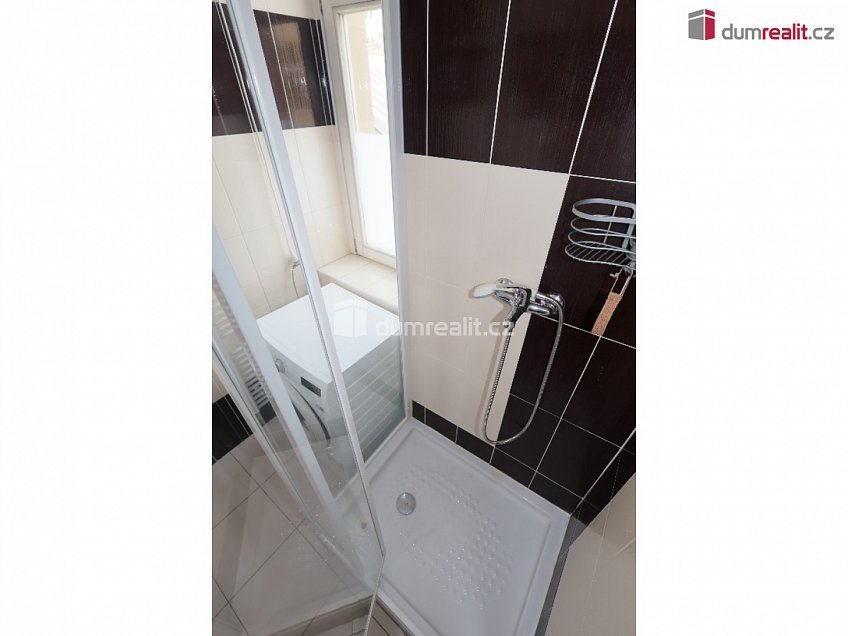 Pronájem bytu 1+1 46 m^2 Nádražní, Praha 5 