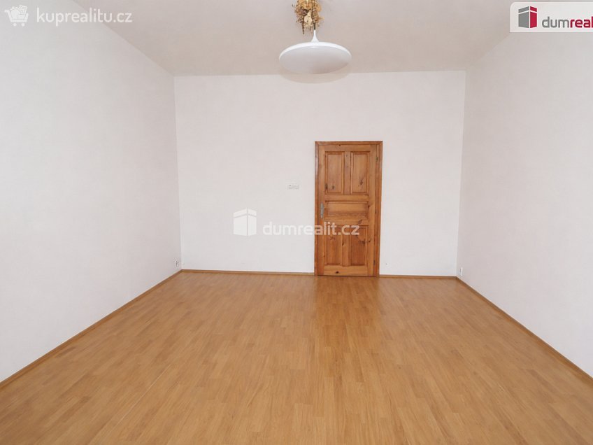 Pronájem bytu 1+1 46 m^2 Nádražní, Praha 5 