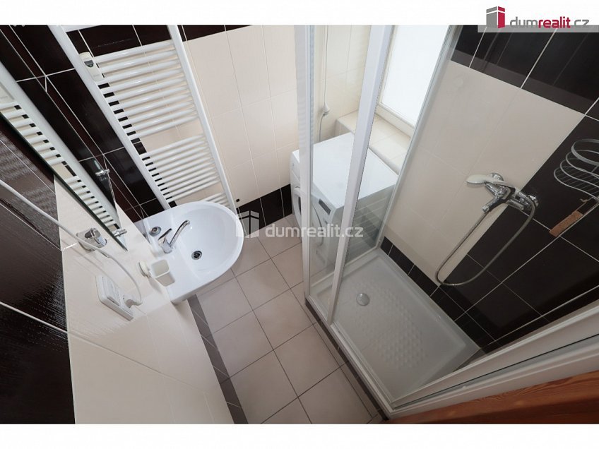 Pronájem bytu 1+1 46 m^2 Nádražní, Praha 5 