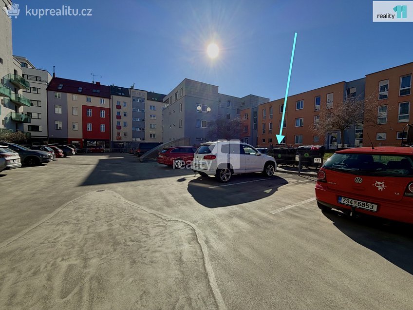 Pronájem  garáže 12 m^2 Poděbradova, Plzeň 