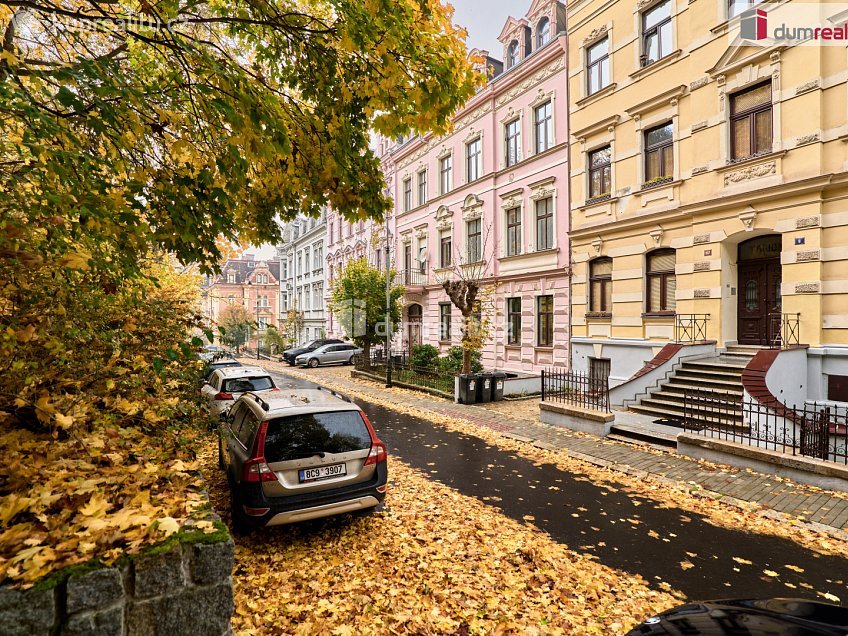 Prodej bytu 2+kk 94 m^2 Svahová, Karlovy Vary 