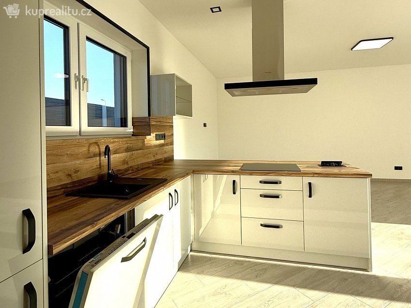 Prodej  rodinného domu 177 m^2 K Malé Hleďsebi, Velká Hleďsebe 