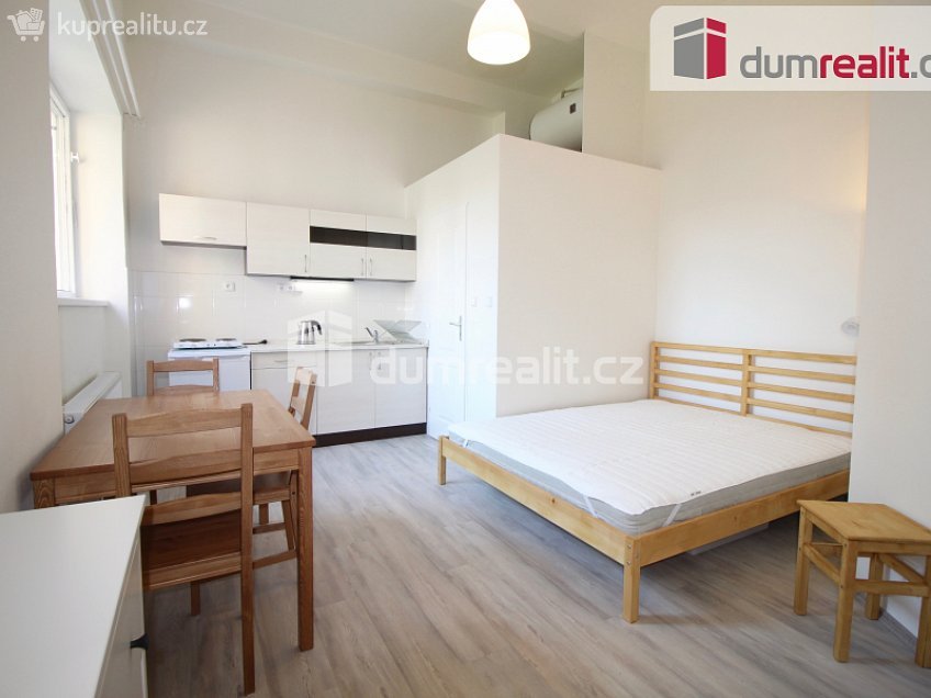 Pronájem bytu 1+kk 25 m^2 Ke Koulce, Praha 5 