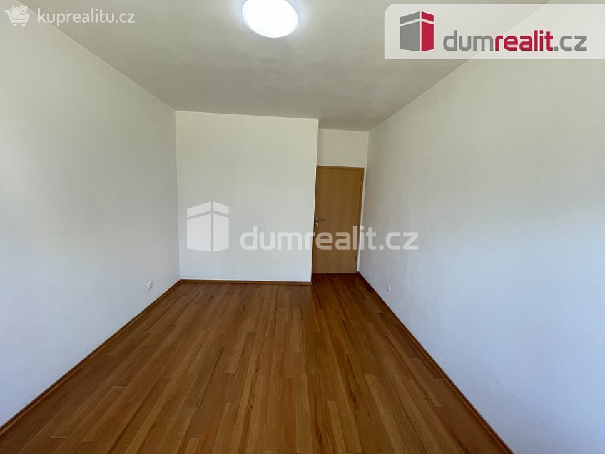 Pronájem bytu 2+kk 59 m^2 Přeučilova, Praha 13 