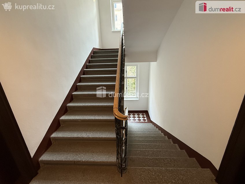 Pronájem bytu 2+1 68 m^2 U Nikolajky, Praha 5 