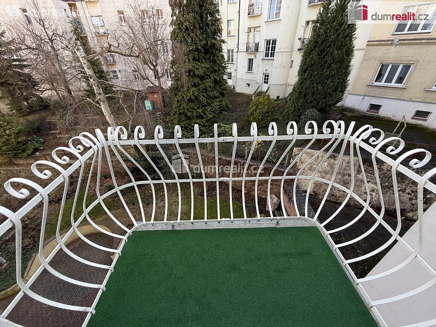 Pronájem bytu 2+1 68 m^2 U Nikolajky, Praha 5 