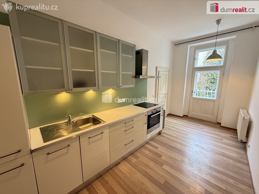 Pronájem bytu 2+1 68 m^2 U Nikolajky, Praha 5 