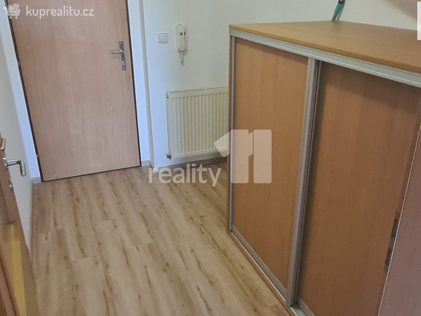 Pronájem bytu 1+kk 33 m^2 Příčná II., Jesenice 