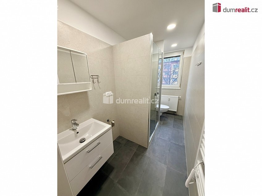 Pronájem bytu 2+1 49 m^2 Dukelská, Zlín 