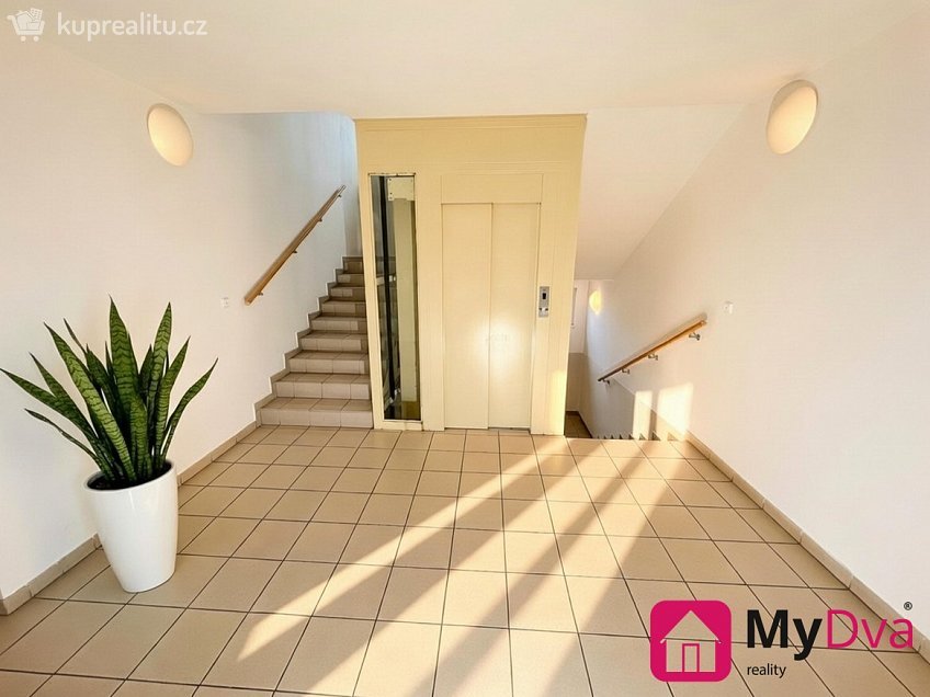 Prodej bytu 2+kk 55 m^2 Jarošova, Znojmo 